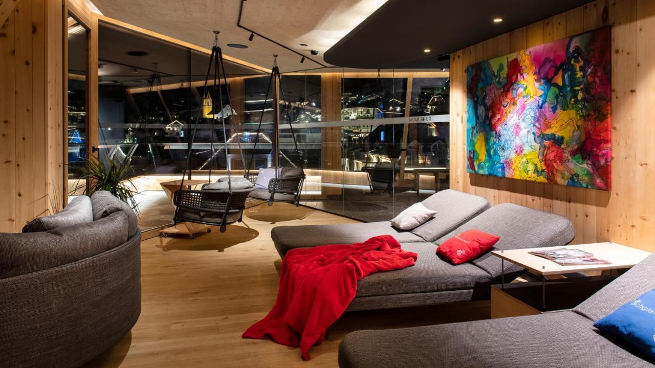 Apartment Fire & Ice Living *